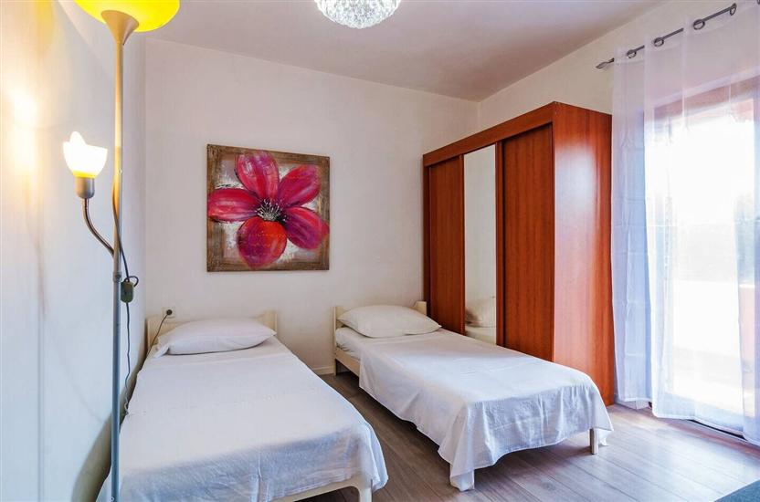 Apartment A3, for 5 persons
