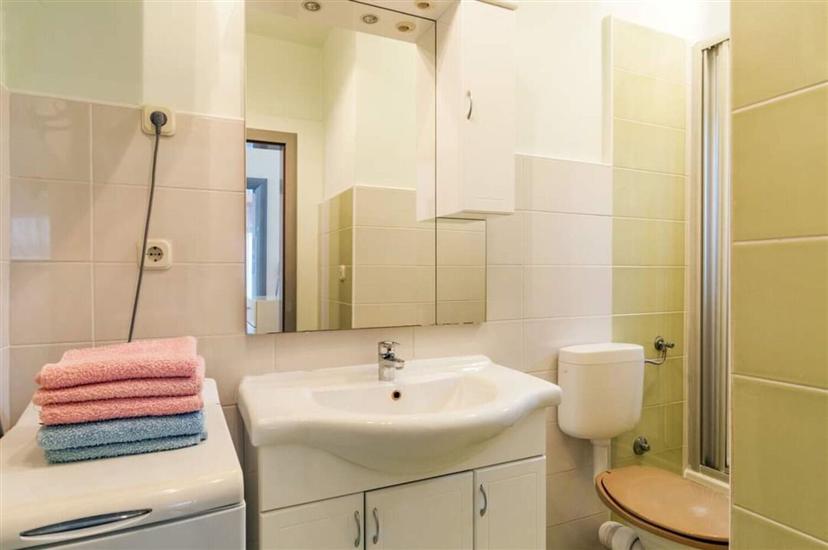 Apartment A3, for 5 persons