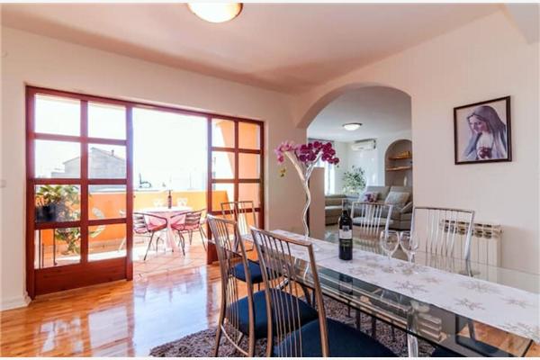 Apartment A4, for 7 persons