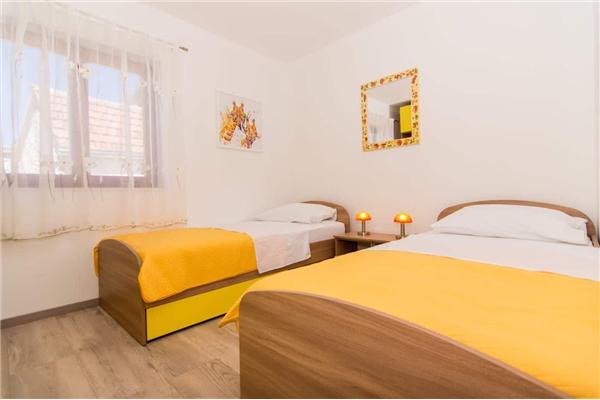 Apartment A1, for 6 persons