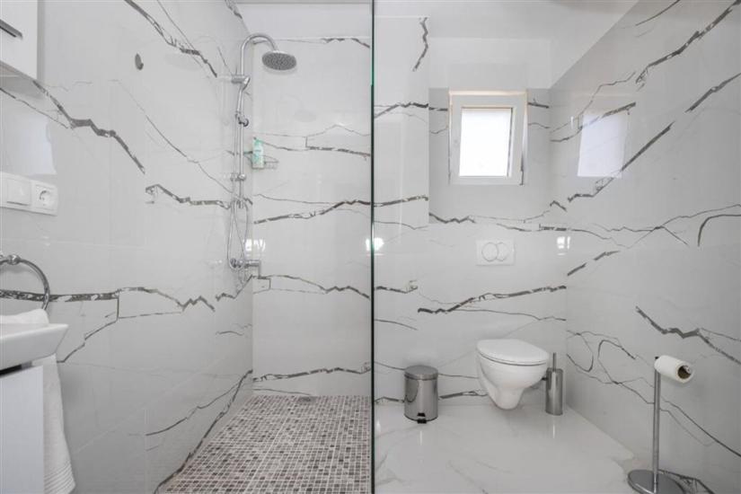 Apartment A3, for 5 persons