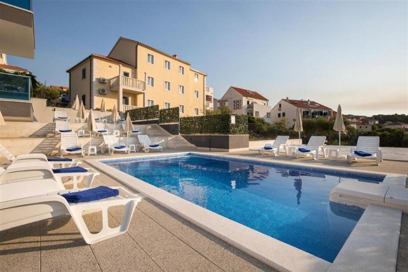 Apartments Jakov