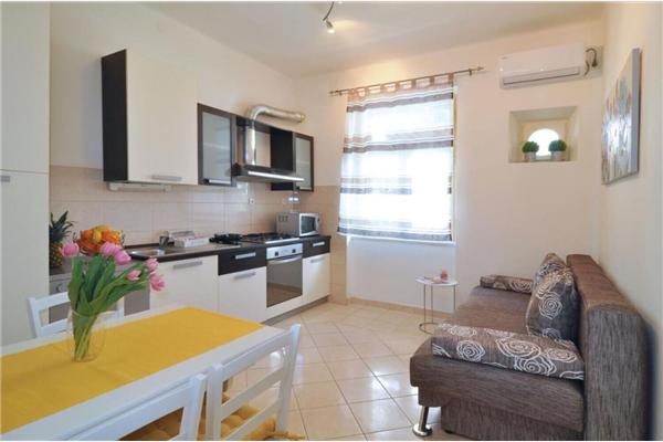 Apartment A1, for 5 persons
