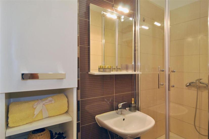 Apartment A1, for 5 persons