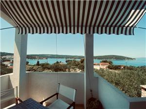 Apartment Middle Dalmatian islands,BookModestyFrom 117 €