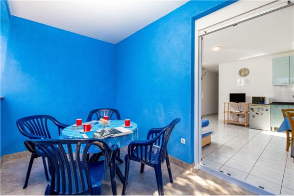 Apartment A1, for 5 persons