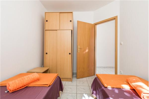 Apartment A1, for 5 persons