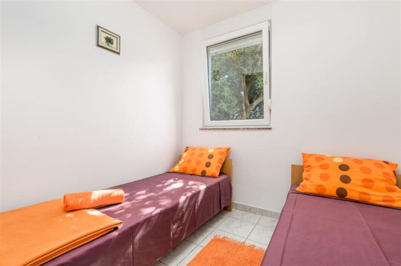 Apartment A1, for 5 persons