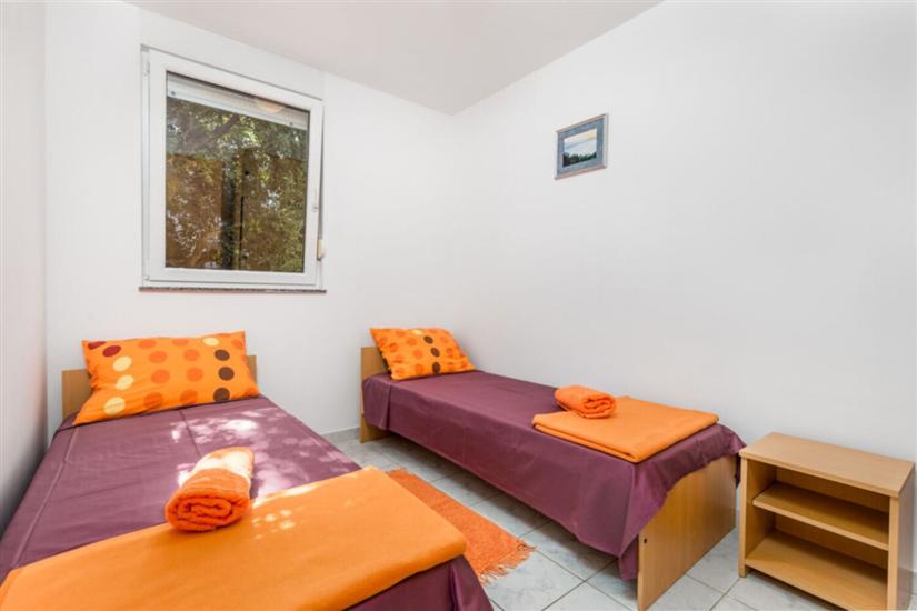Apartment A1, for 5 persons