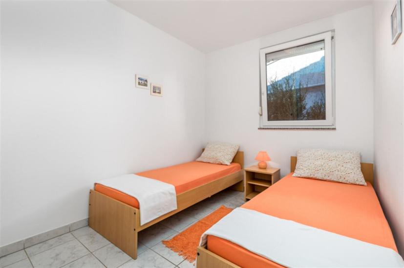 Apartment A2, for 5 persons