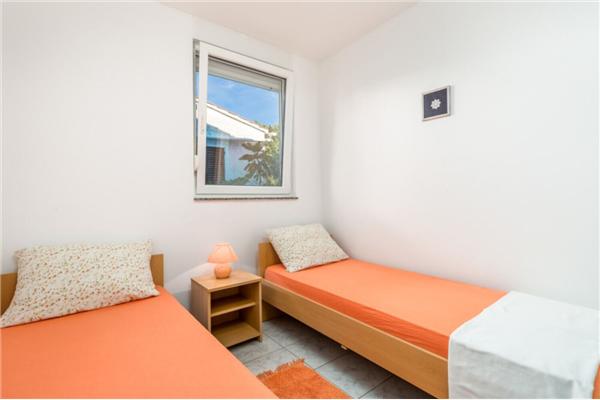 Apartment A2, for 5 persons