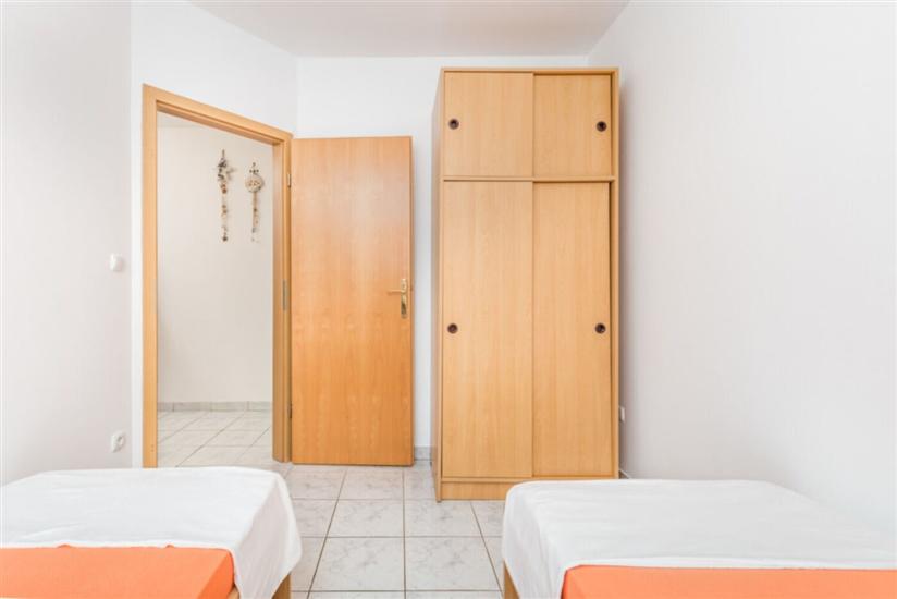 Apartment A2, for 5 persons