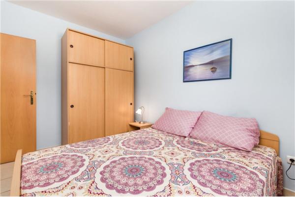 Apartment A2, for 5 persons