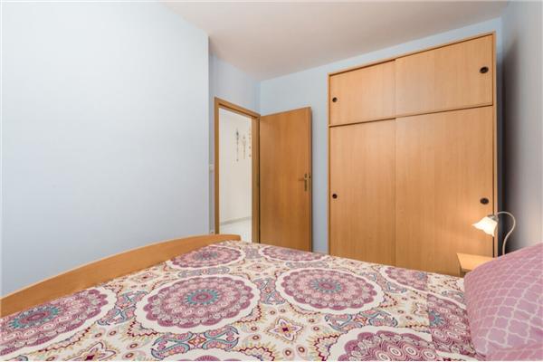 Apartment A2, for 5 persons