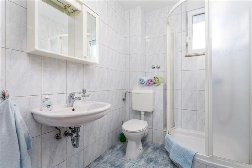 Apartment A2, for 5 persons