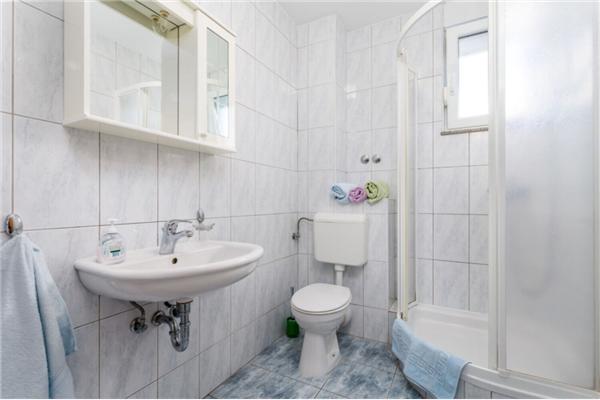 Apartment A2, for 5 persons