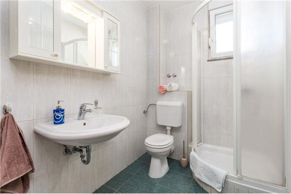 Apartment A3, for 5 persons