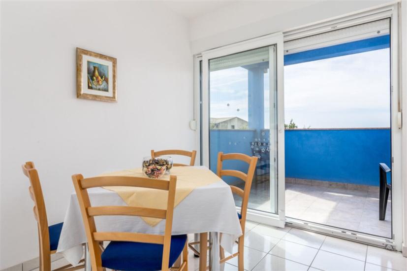 Apartment A4, for 5 persons