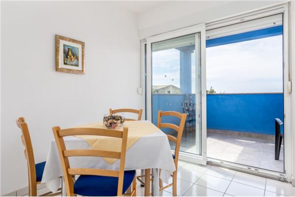 Apartment A4, for 5 persons