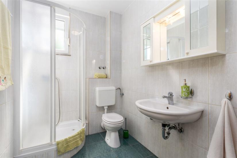 Apartment A4, for 5 persons