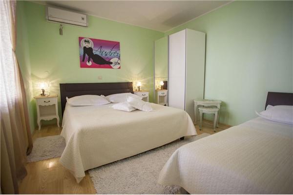 Apartment A1, for 6 persons