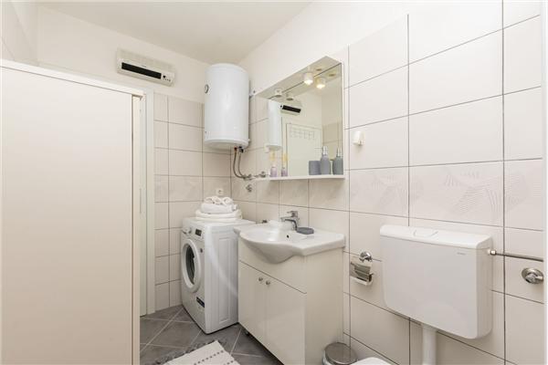 Apartment A1, for 5 persons