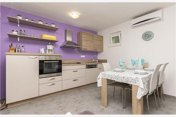 Apartment A1, for 5 persons