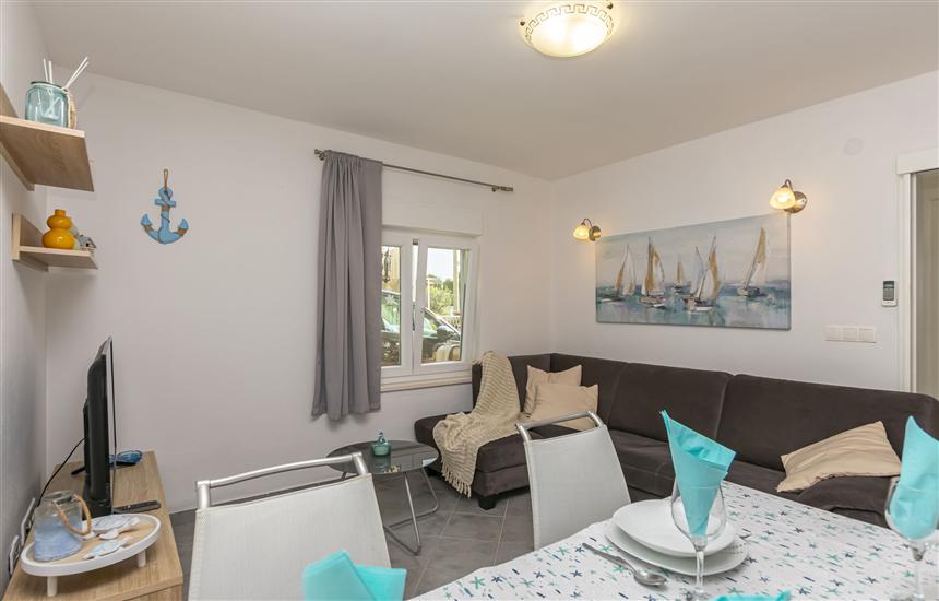 Apartment A1, for 5 persons