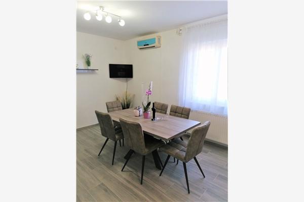 Apartment A1, for 7 persons