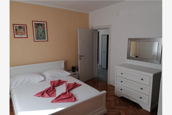 Apartment A1, for 7 persons