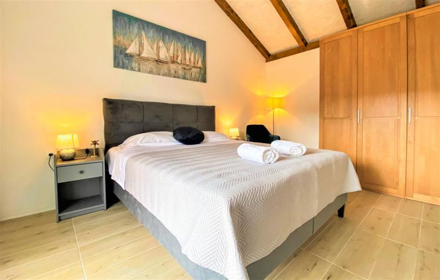 House K1, for 8 persons