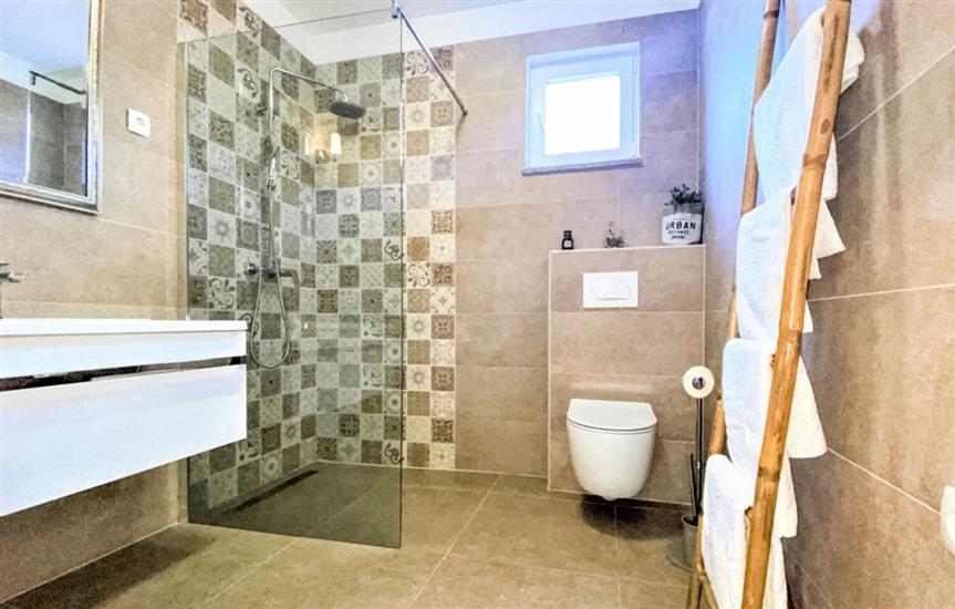House K1, for 8 persons