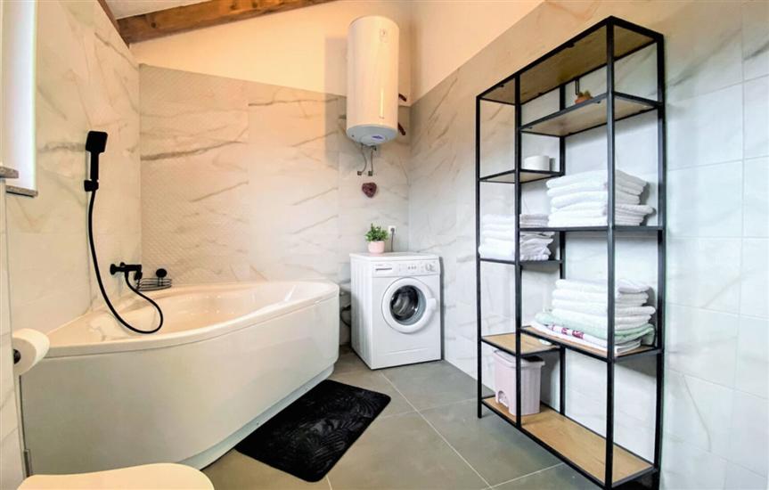 House K1, for 8 persons