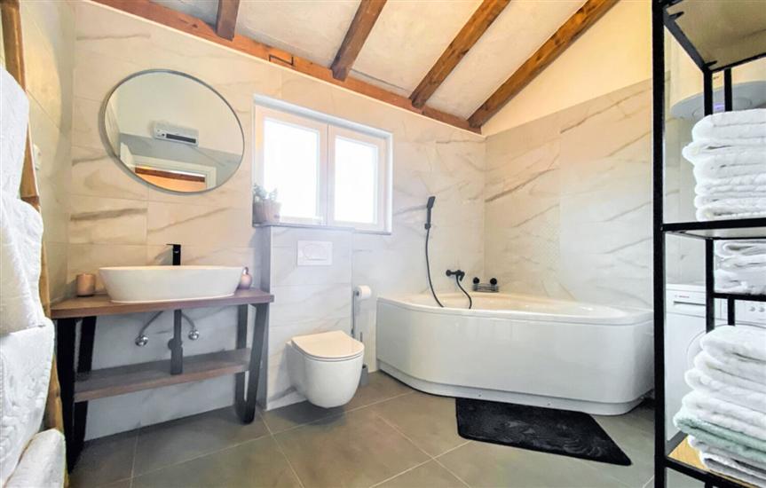 House K1, for 8 persons