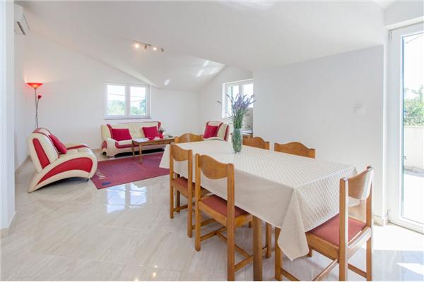 House K1, for 8 persons