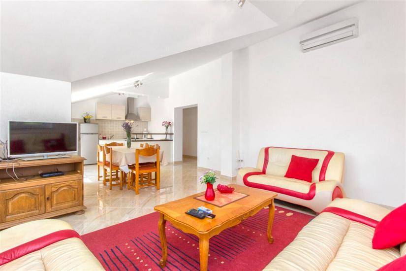 House K1, for 8 persons