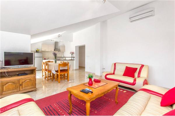 House K1, for 8 persons