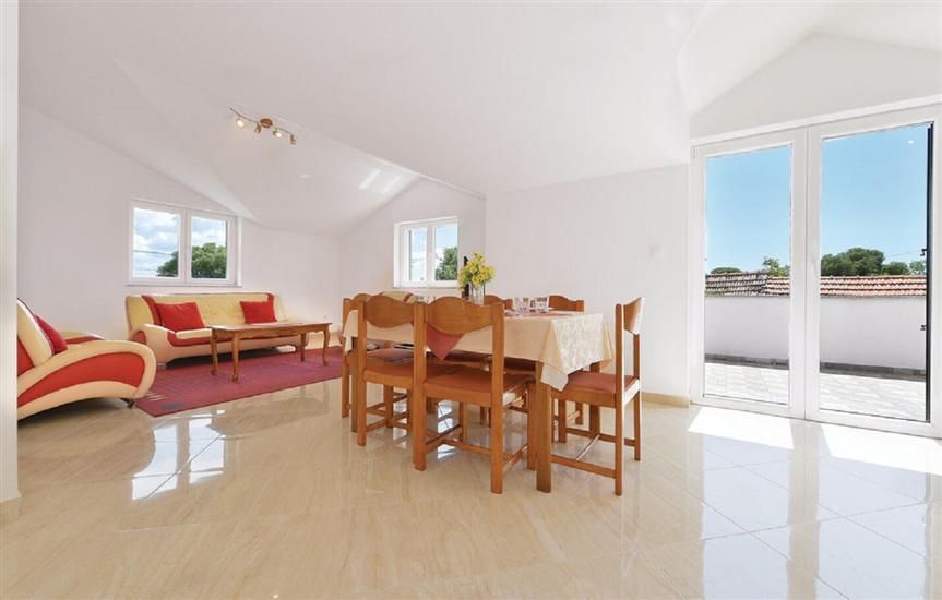 House K1, for 8 persons