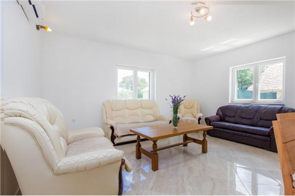 House K1, for 8 persons