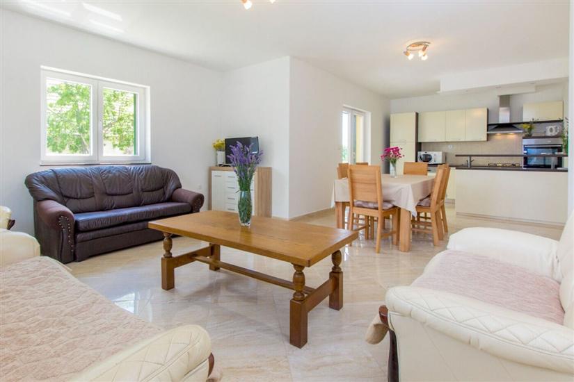 House K1, for 8 persons