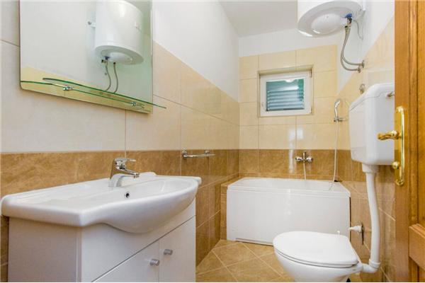 House K1, for 8 persons