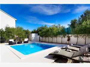 Villa Sea view Vinisce, Kwadratuur 220,00 m2, Accommodatie met zwembad, Lucht afstand tot de zee 150 m
