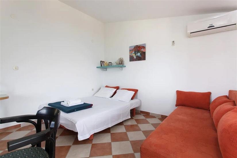 Apartment A4, for 3 persons