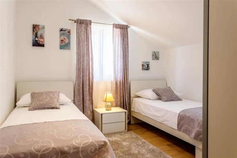 House K1, for 8 persons