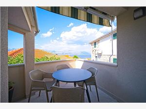 Apartment Middle Dalmatian islands,BookAfitojenFrom 97 €