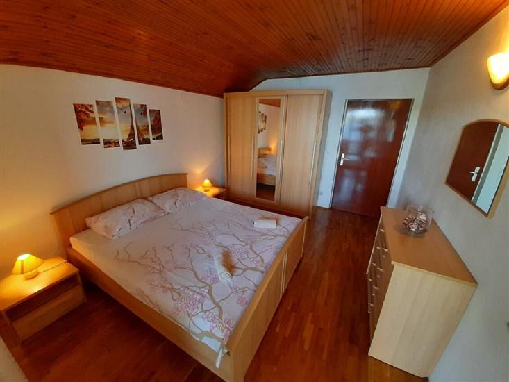 Apartment A2, for 3 persons