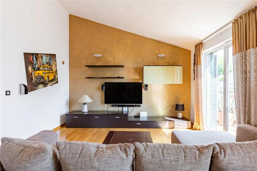 House K1, for 10 persons