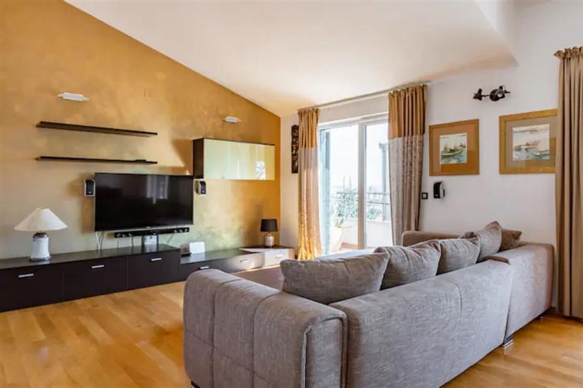 House K1, for 10 persons