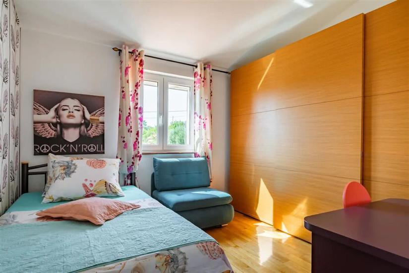 House K1, for 10 persons