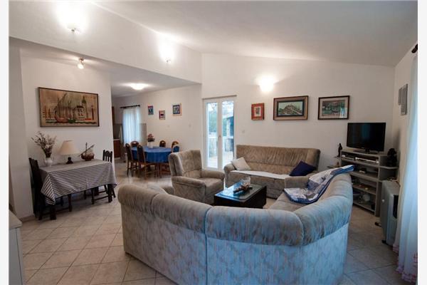 Apartment A1, for 6 persons